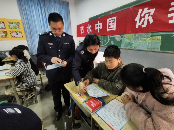 进入校园 (2)_副本.jpg