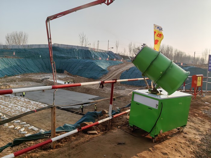 黄河下游涵闸改建工程张菜园闸移动雾炮车_副本.jpg